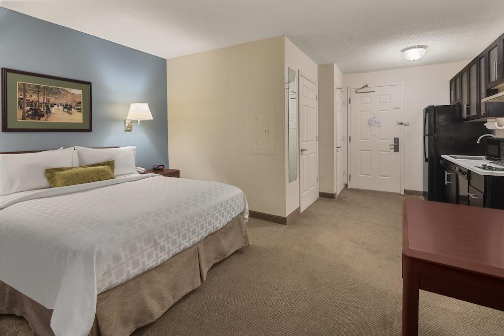 Candlewood Suites Raleigh Crabtree By Ihg Екстериор снимка