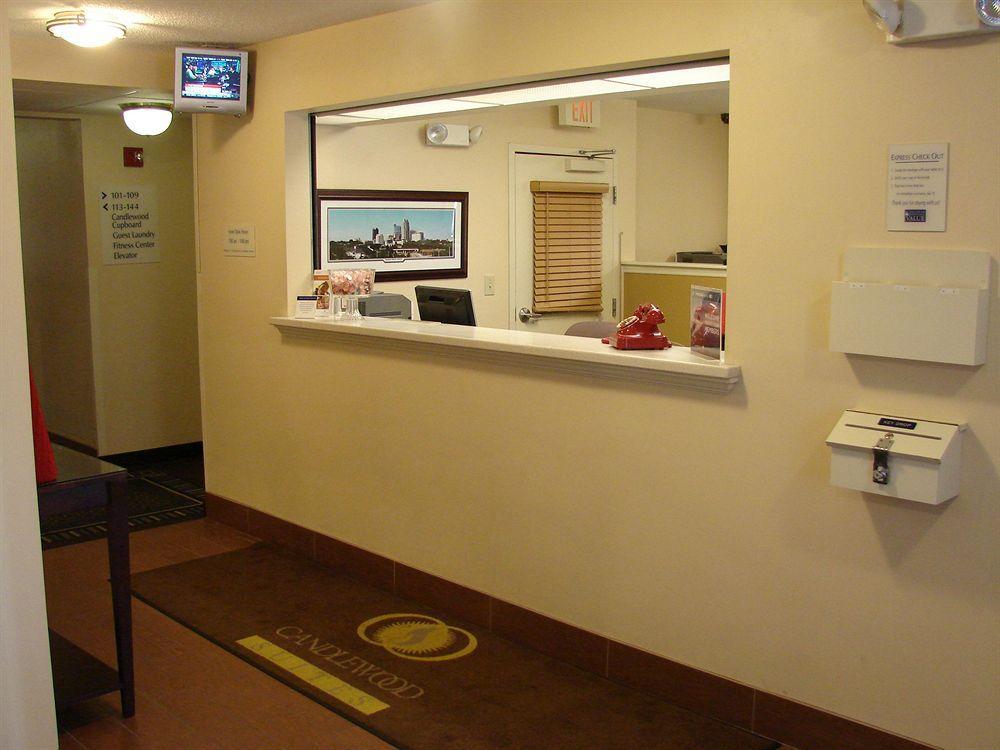 Candlewood Suites Raleigh Crabtree By Ihg Екстериор снимка