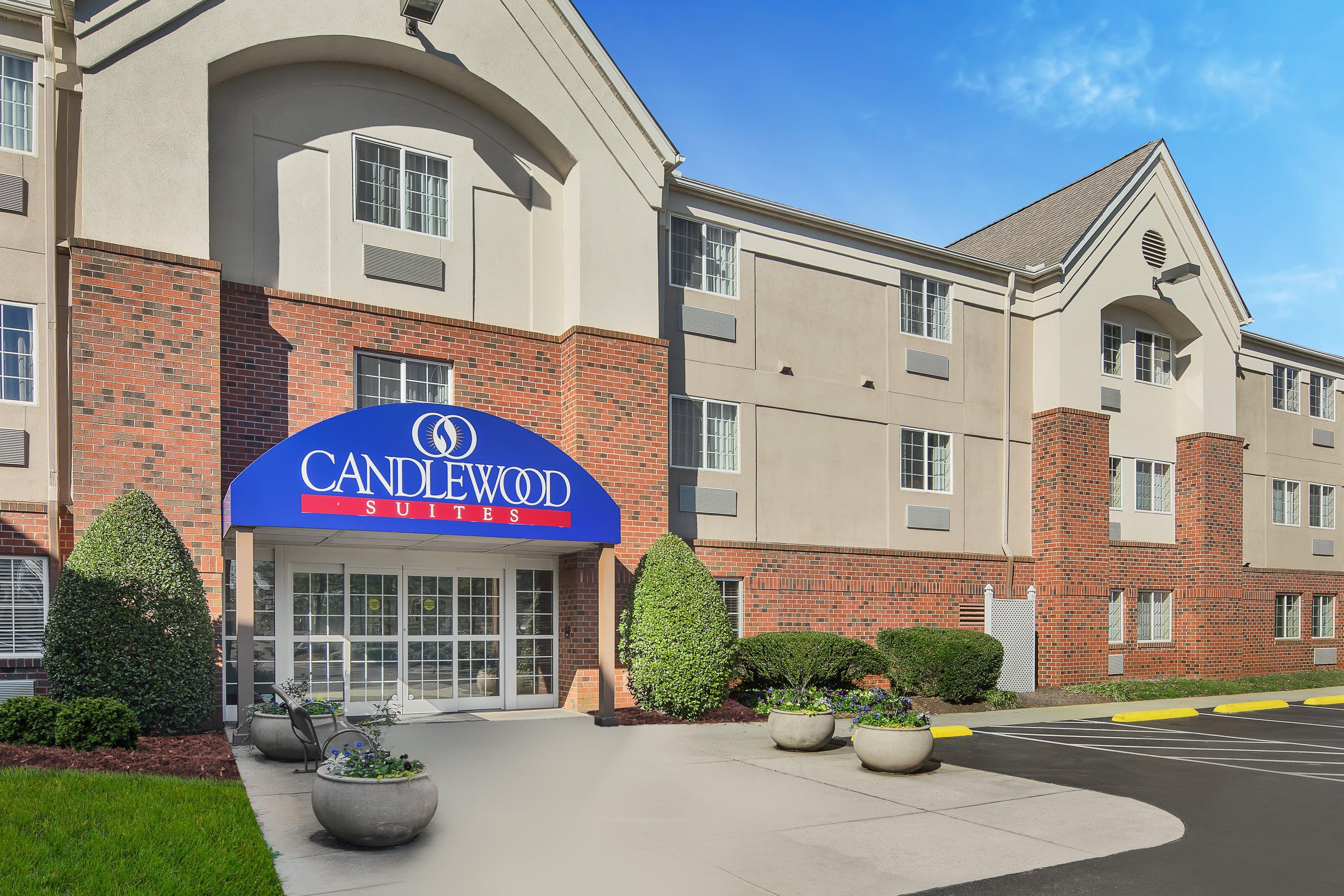 Candlewood Suites Raleigh Crabtree By Ihg Екстериор снимка