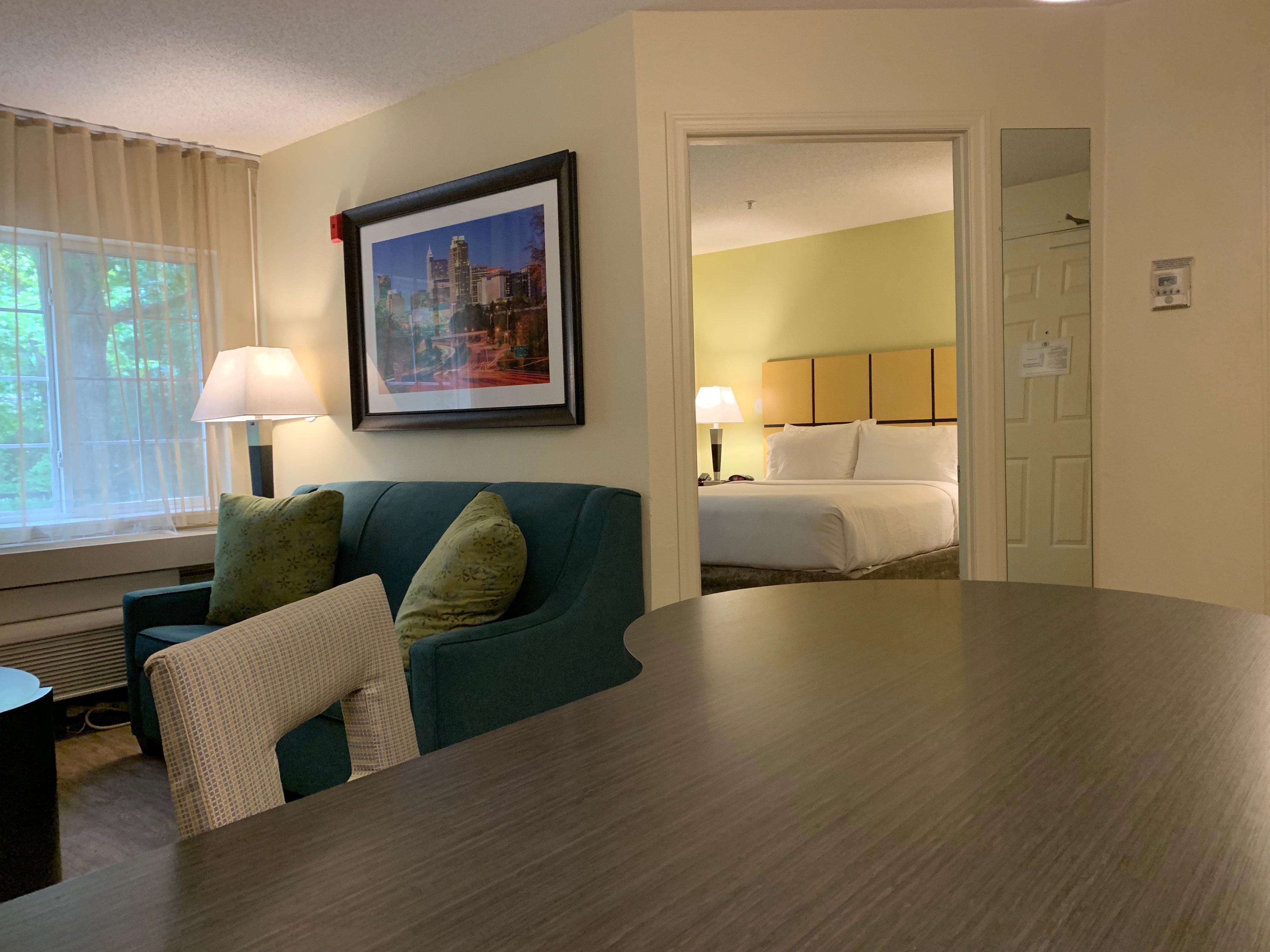 Candlewood Suites Raleigh Crabtree By Ihg Екстериор снимка