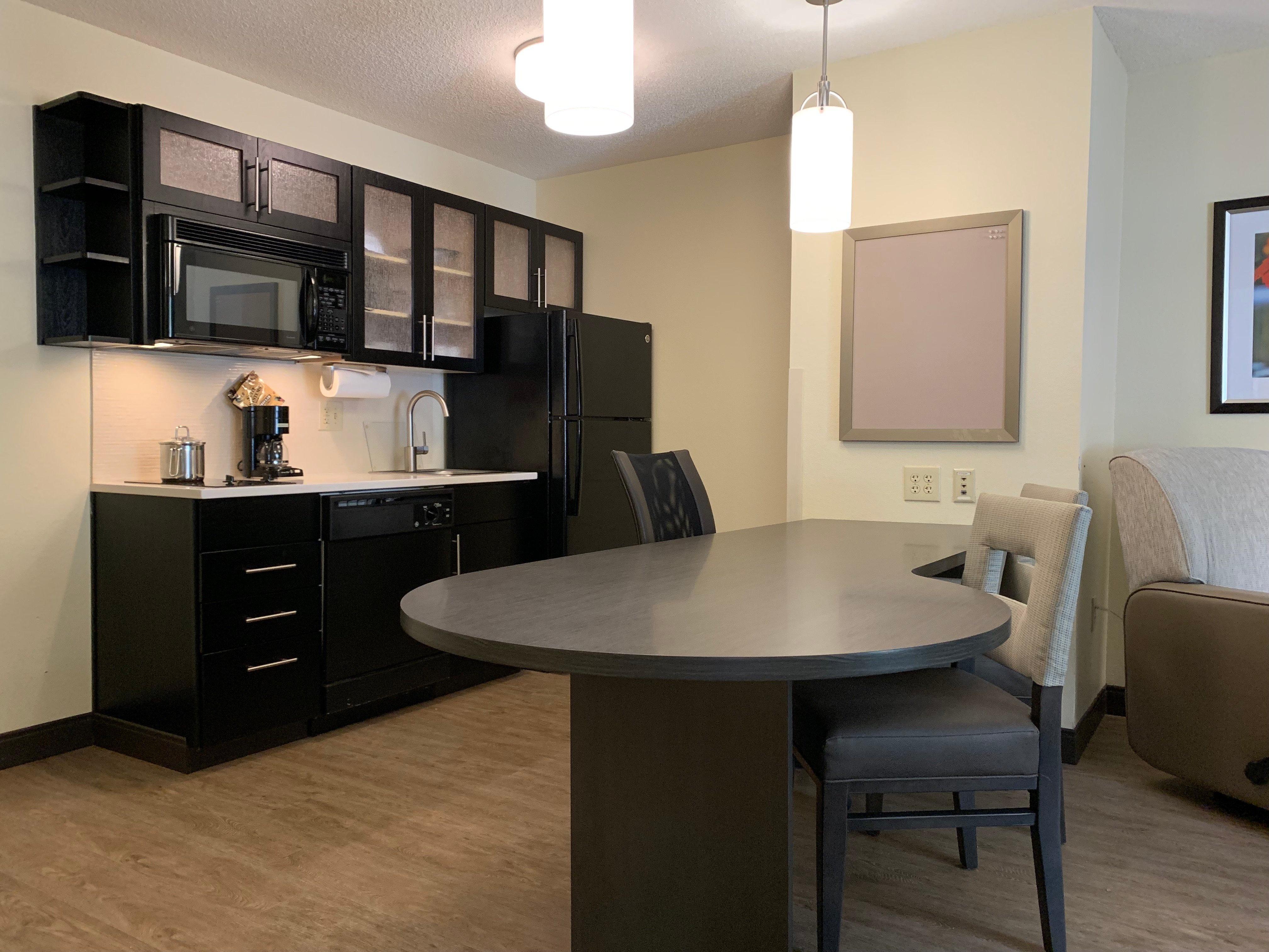 Candlewood Suites Raleigh Crabtree By Ihg Екстериор снимка