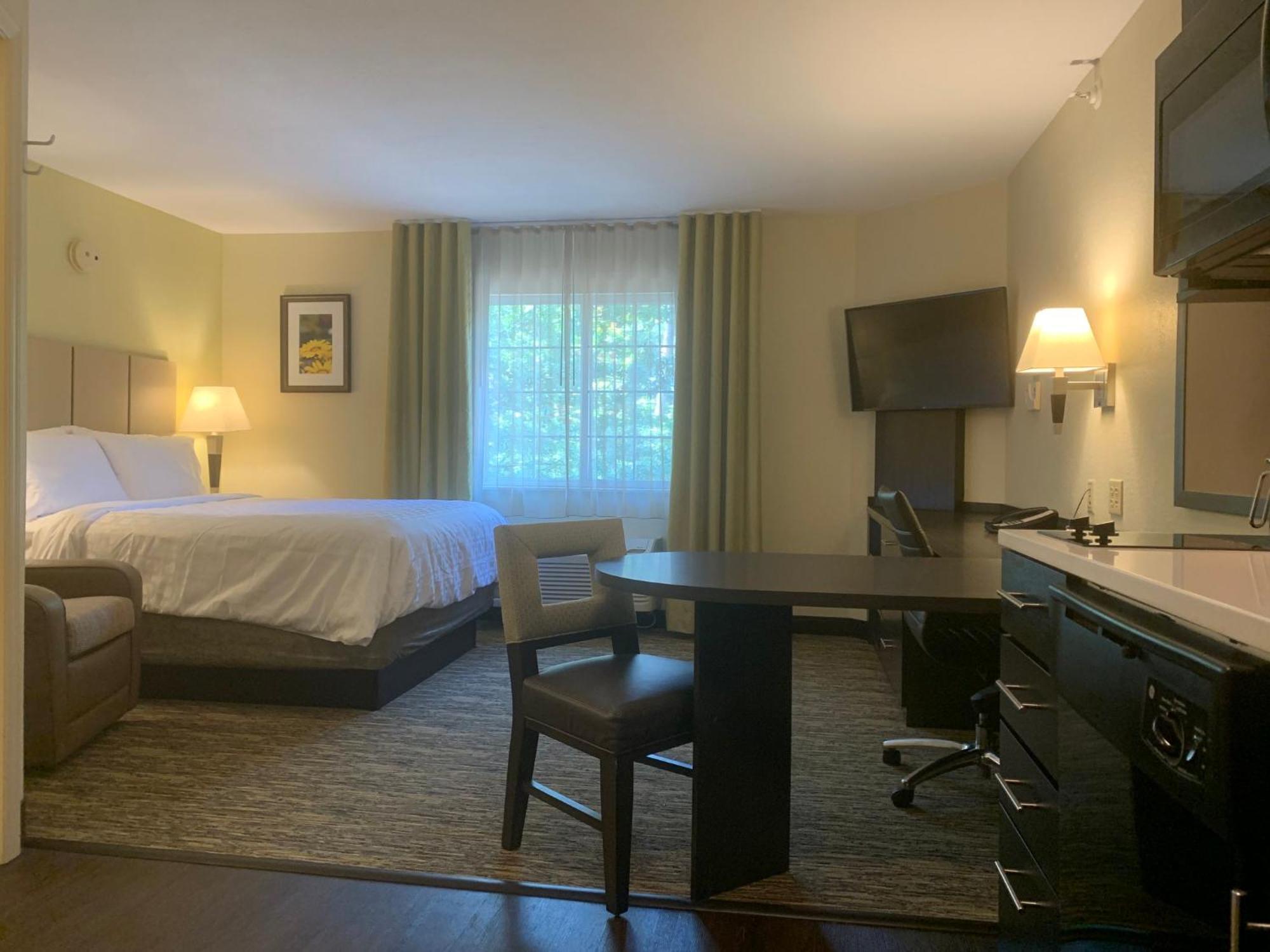 Candlewood Suites Raleigh Crabtree By Ihg Екстериор снимка