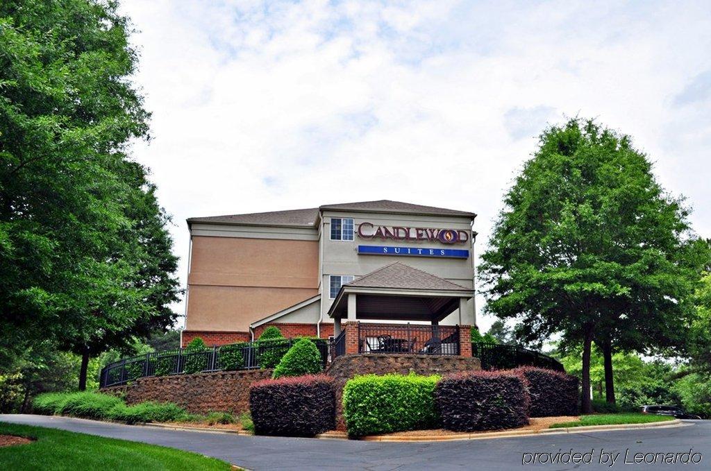 Candlewood Suites Raleigh Crabtree By Ihg Екстериор снимка