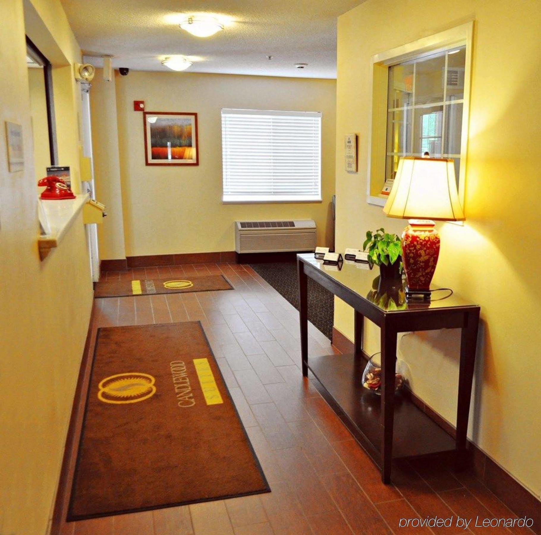 Candlewood Suites Raleigh Crabtree By Ihg Екстериор снимка