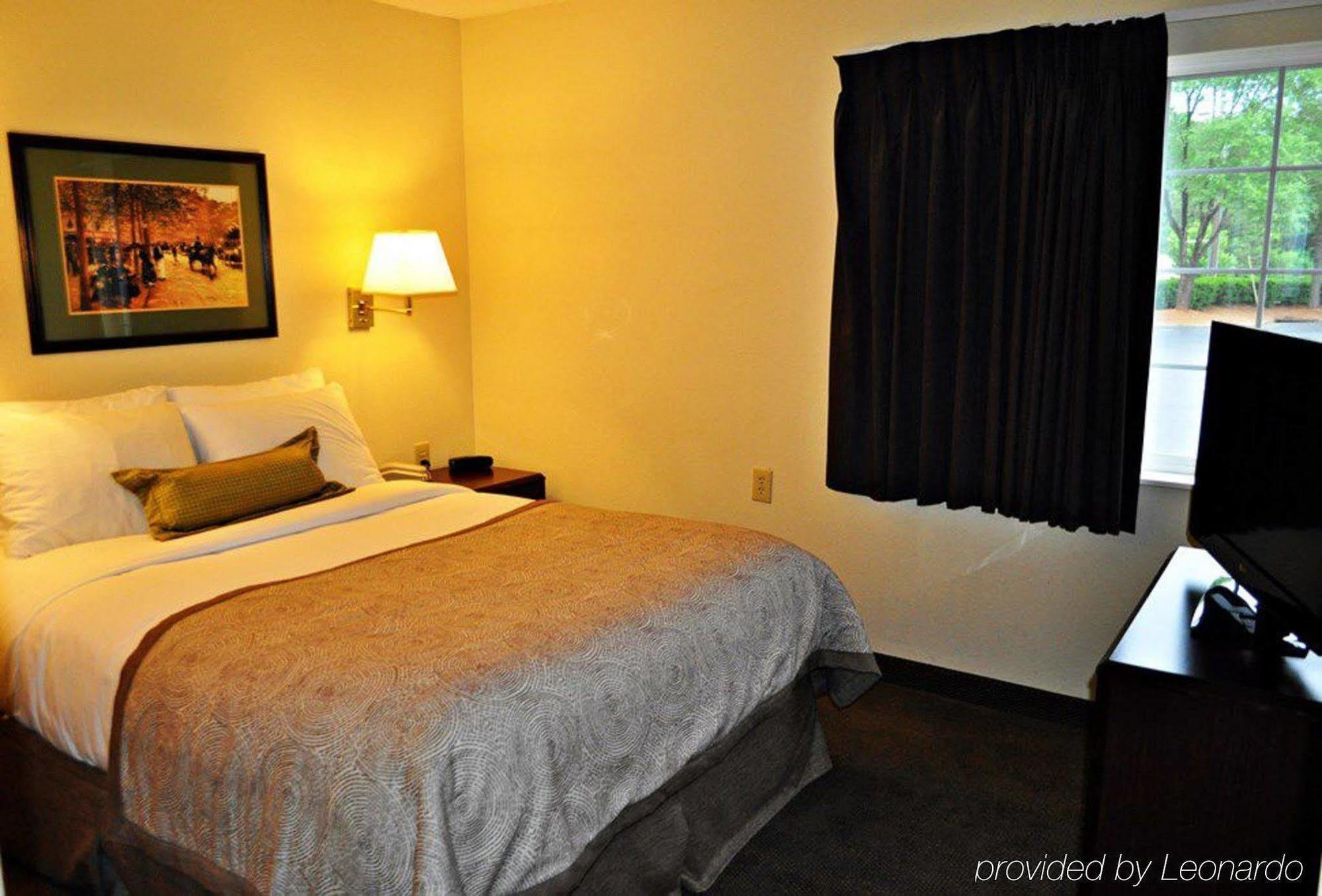 Candlewood Suites Raleigh Crabtree By Ihg Екстериор снимка