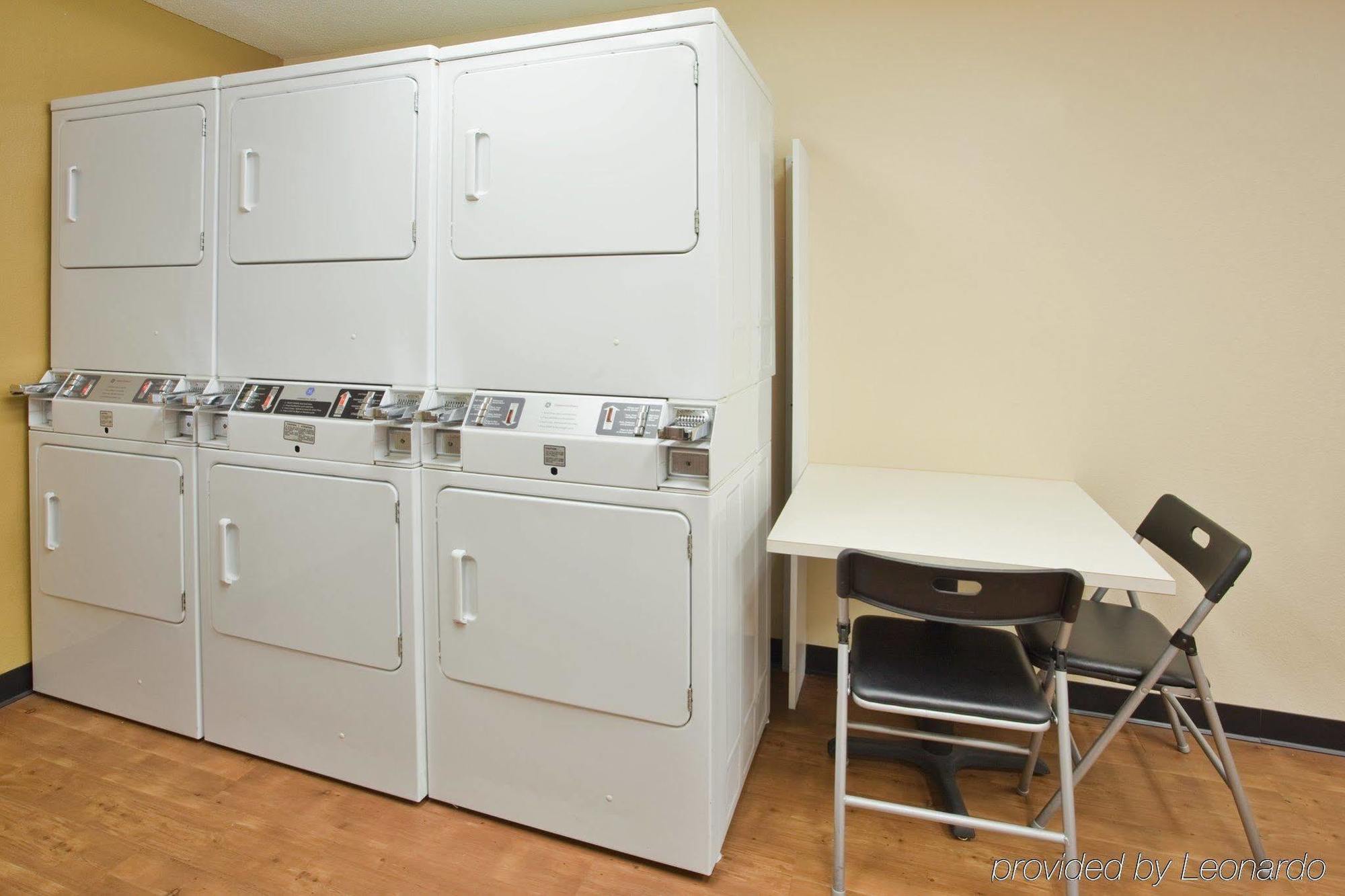 Candlewood Suites Raleigh Crabtree By Ihg Екстериор снимка