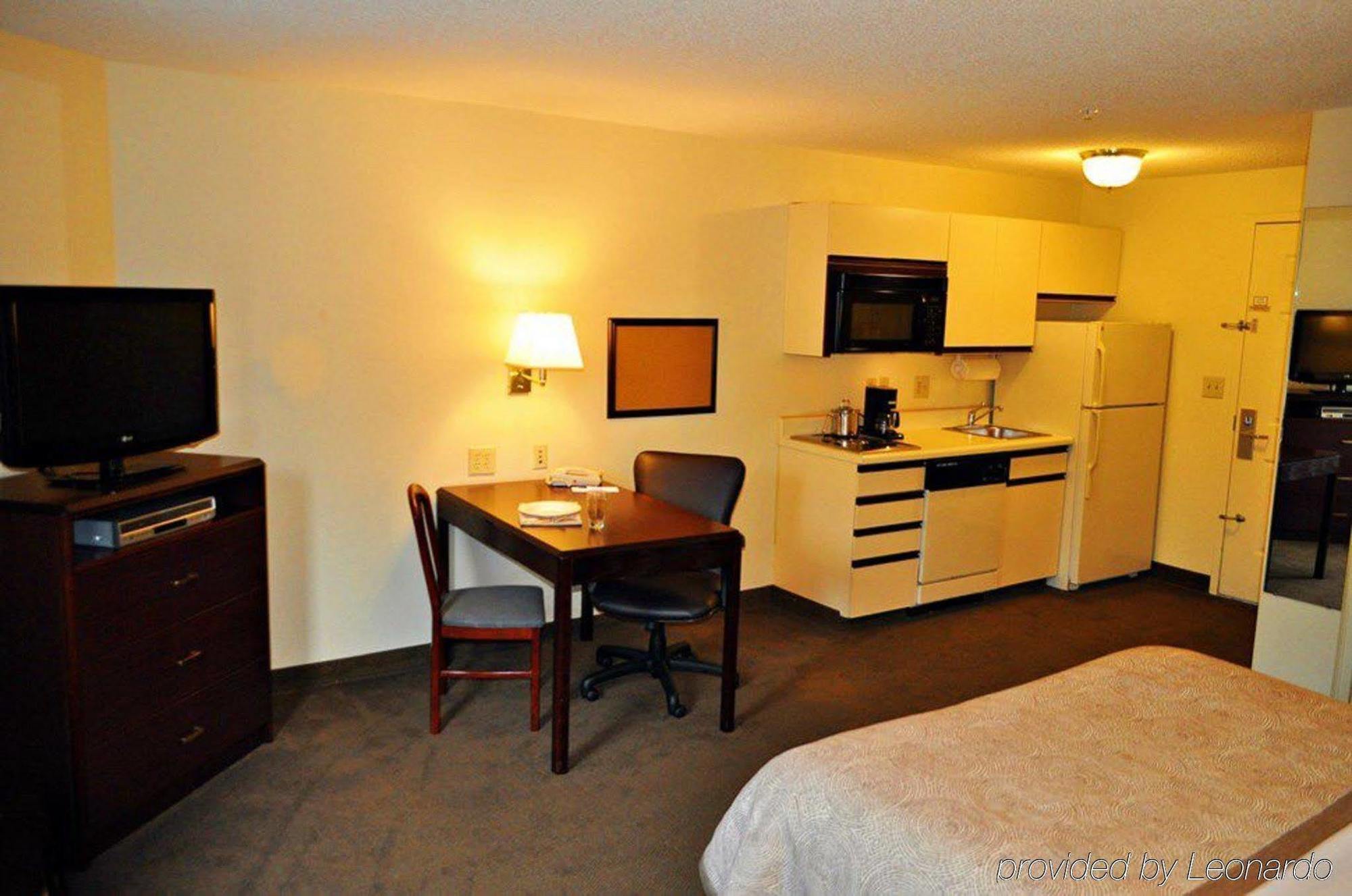 Candlewood Suites Raleigh Crabtree By Ihg Екстериор снимка