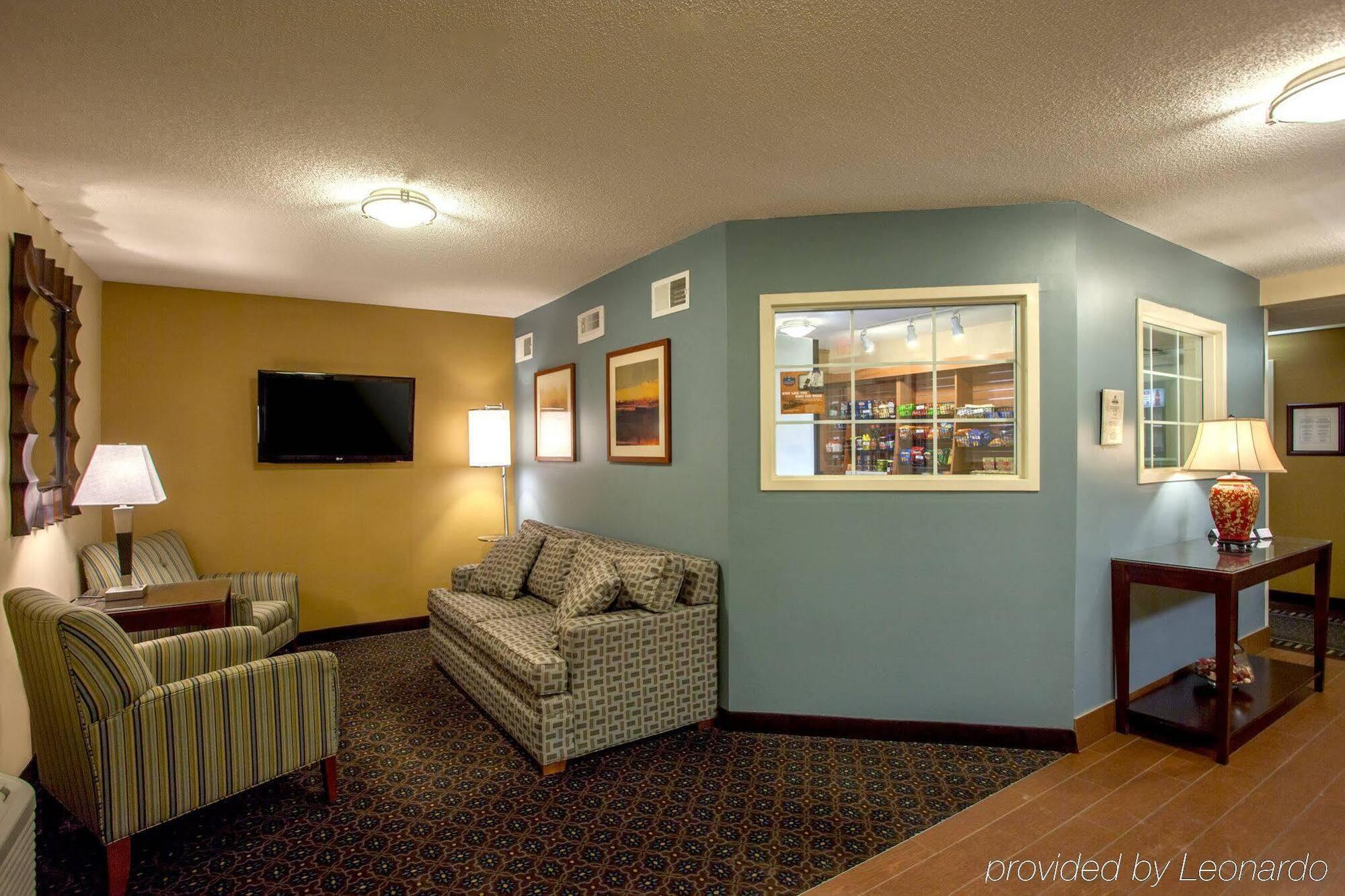 Candlewood Suites Raleigh Crabtree By Ihg Екстериор снимка