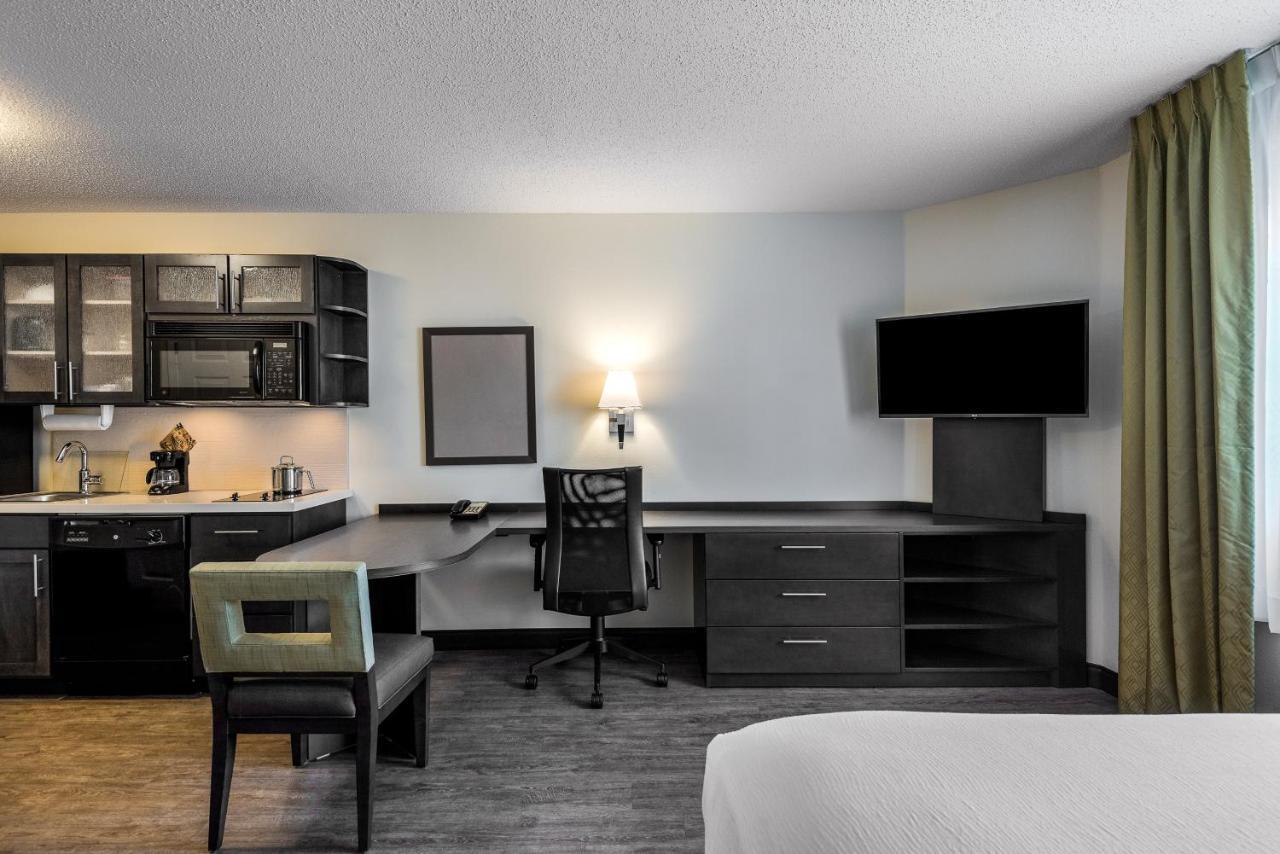 Candlewood Suites Raleigh Crabtree By Ihg Екстериор снимка