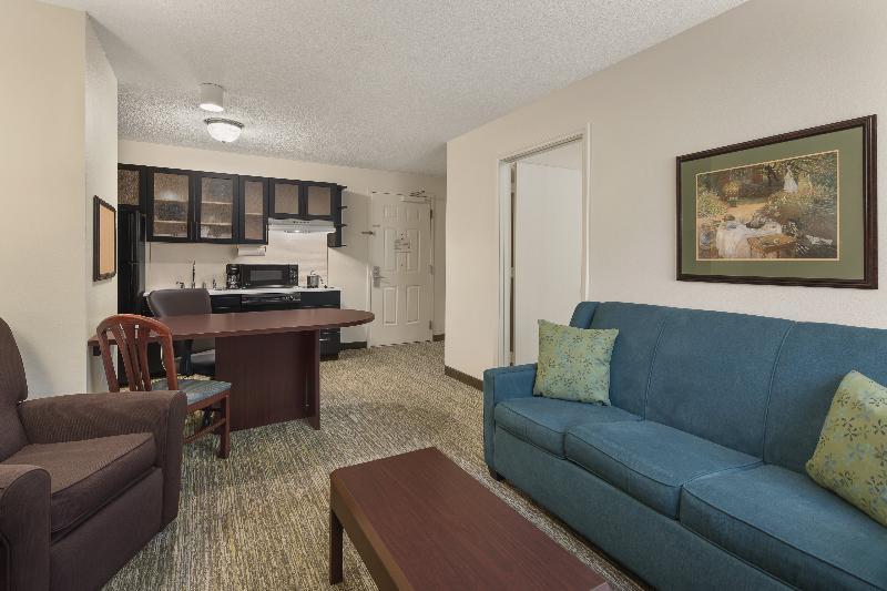 Candlewood Suites Raleigh Crabtree By Ihg Екстериор снимка